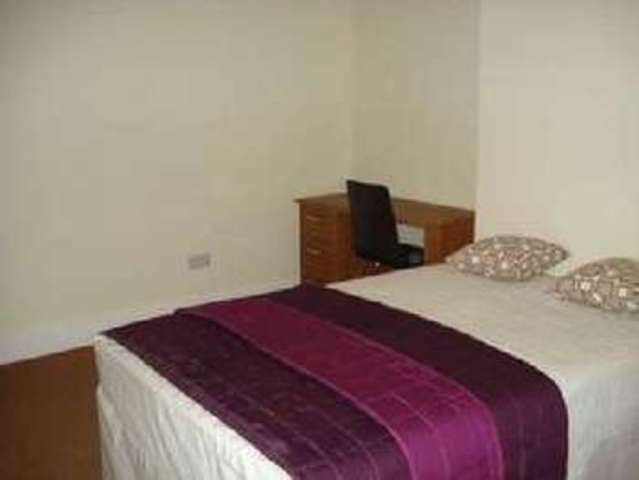  Image of 4 bedroom House Share to rent in Beeston Road Nottingham NG7 at Dunkirk Bristol Dunkirk, NG7 2JQ