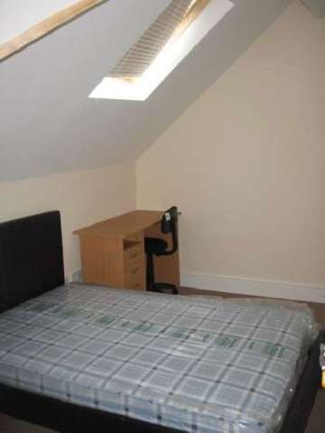  Image of 6 bedroom House Share to rent in Beeston Road Nottingham NG7 at Dunkirk Bristol Dunkirk, NG7 2JQ