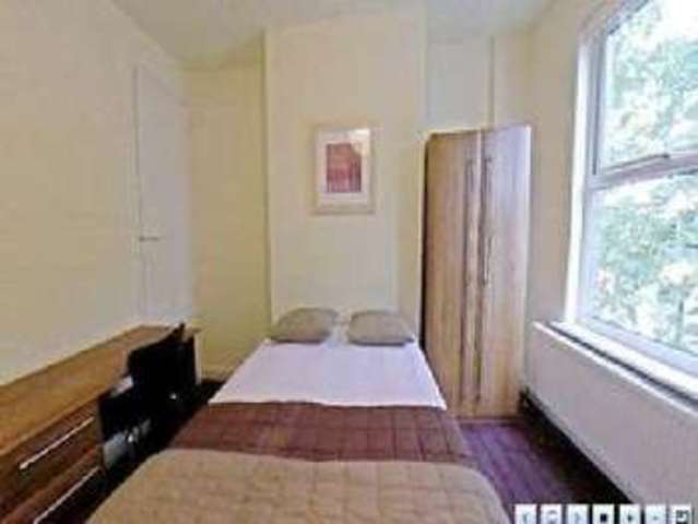  Image of 4 bedroom House Share to rent in Beeston Road Nottingham NG7 at Dunkirk Bristol Dunkirk, NG7 2JS