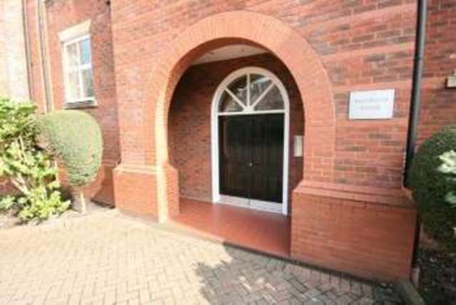  Image of 2 bedroom Apartment to rent in Brown Street Hale Altrincham WA14 at Altrincham, WA14 2ET