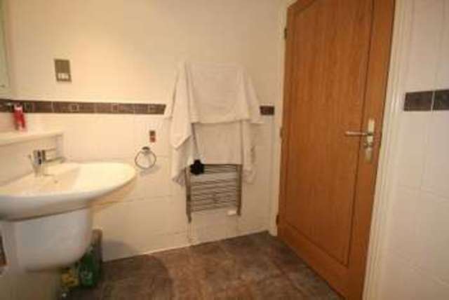  Image of 2 bedroom Apartment to rent in Brown Street Hale Altrincham WA14 at Altrincham, WA14 2ET