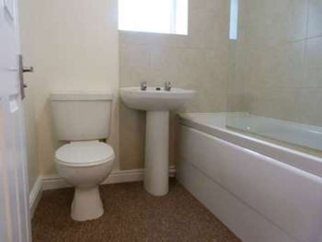  Image of 2 bedroom Terraced house to rent in Beresford Street Oldham OL4 at Beresford Street  Oldham, OL4 2DT