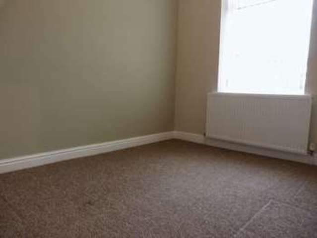  Image of 2 bedroom Terraced house to rent in Beresford Street Oldham OL4 at Beresford Street  Oldham, OL4 2DT