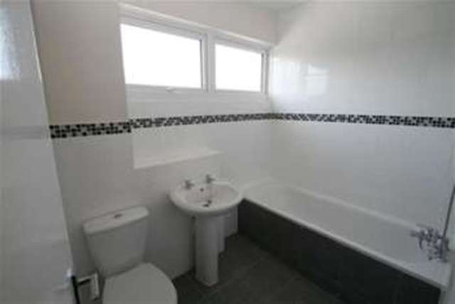 Image of 3 bedroom Detached house to rent in Parklands Billericay CM11 at Billericay, CM11 1AS