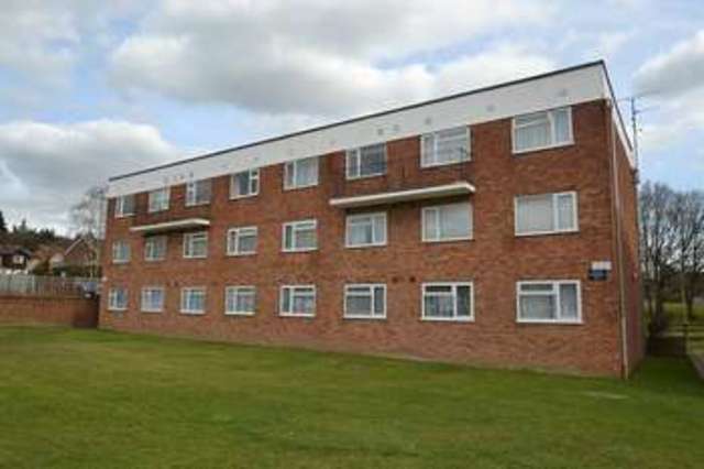  Image of 2 bedroom Flat for sale in Bracken Crescent Fair Oak Eastleigh SO50 at Bishopstoke  Eastleigh, SO50 8ND