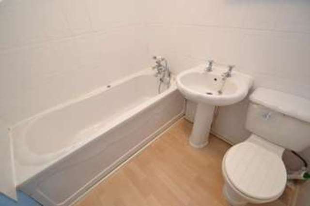  Image of 2 bedroom Flat for sale in Bracken Crescent Fair Oak Eastleigh SO50 at Bishopstoke  Eastleigh, SO50 8ND