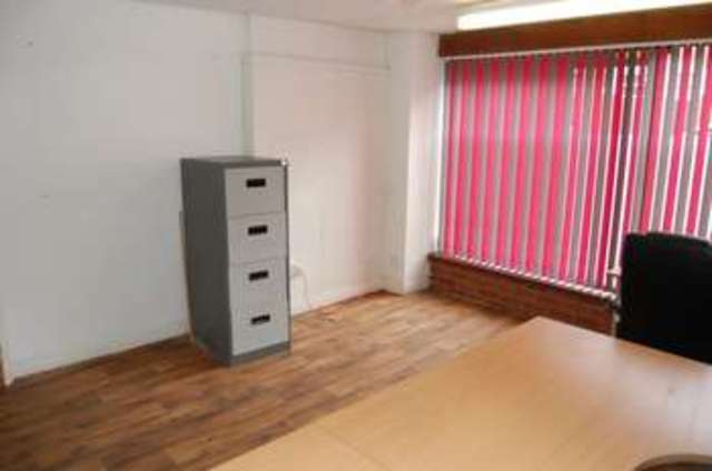  Image of Property to rent in Blackburn Street Radcliffe Manchester M26 at Blackburn Street Radcliffe Manchester, M26 3WQ