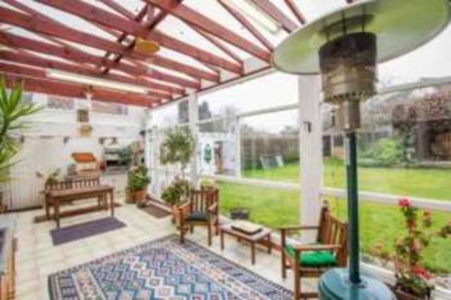  Image of 4 bedroom Detached house for sale in Blackthorn Lane Oadby Leicester LE2 at Oadby Leicester Oadby, LE2 4FA