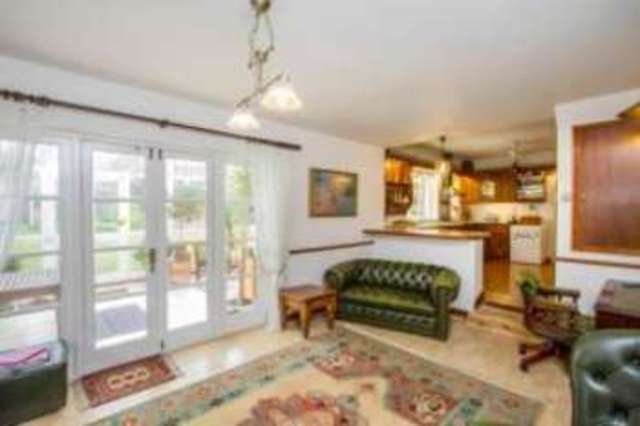 Image of 4 bedroom Detached house for sale in Blackthorn Lane Oadby Leicester LE2 at Oadby Leicester Oadby, LE2 4FA