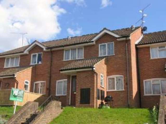  Image of 2 bedroom Terraced house to rent in Bloomsbury Way Blackwater Camberley GU17 at Bloomsbury Way Blackwater CAMBERLEY, GU17 9JG
