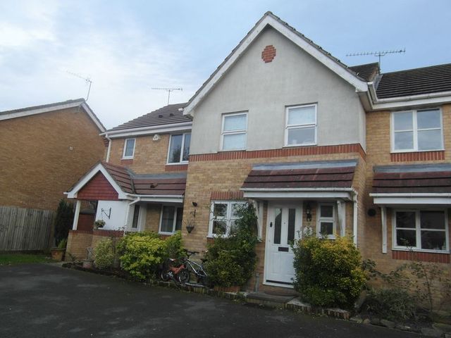  Image of 2 bedroom Terraced house to rent in Boleyn Close Maidenbower Crawley RH10 at Boleyn Close Maidenbower Crawley, RH10 7QJ