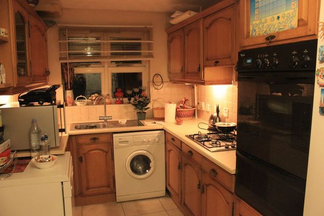  Image of 2 bedroom Terraced house to rent in Boleyn Close Maidenbower Crawley RH10 at Boleyn Close Maidenbower Crawley, RH10 7QJ