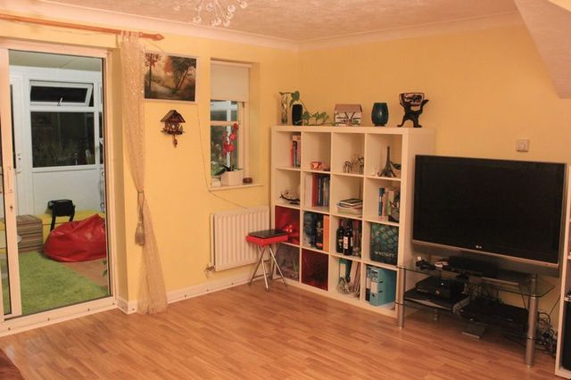  Image of 2 bedroom Terraced house to rent in Boleyn Close Maidenbower Crawley RH10 at Boleyn Close Maidenbower Crawley, RH10 7QJ