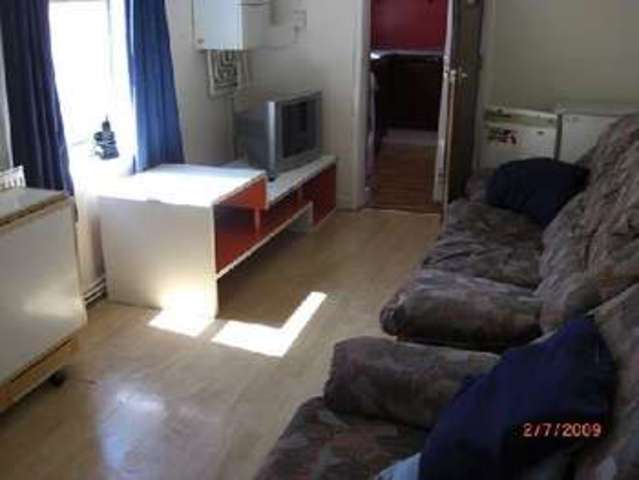  Image of 5 bedroom House Share to rent in Bournbrook Road Selly Oak Birmingham B29 at Selly Oak Bristol Selly Oak, B29 7DD