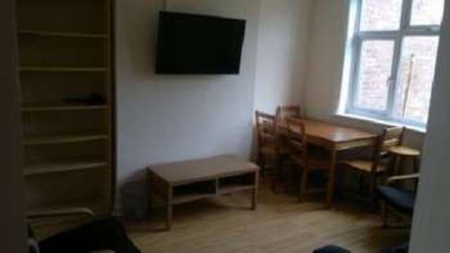  Image of 4 bedroom House Share to rent in Brailsford Road Nottingham NG7 at Dunkirk Bristol Dunkirk, NG7 2JU