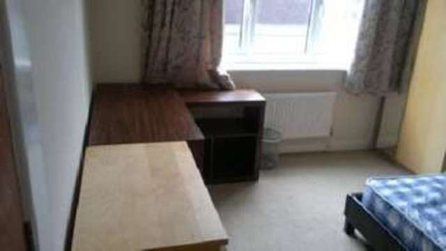  Image of 4 bedroom House Share to rent in Brailsford Road Nottingham NG7 at Dunkirk Bristol Dunkirk, NG7 2JU