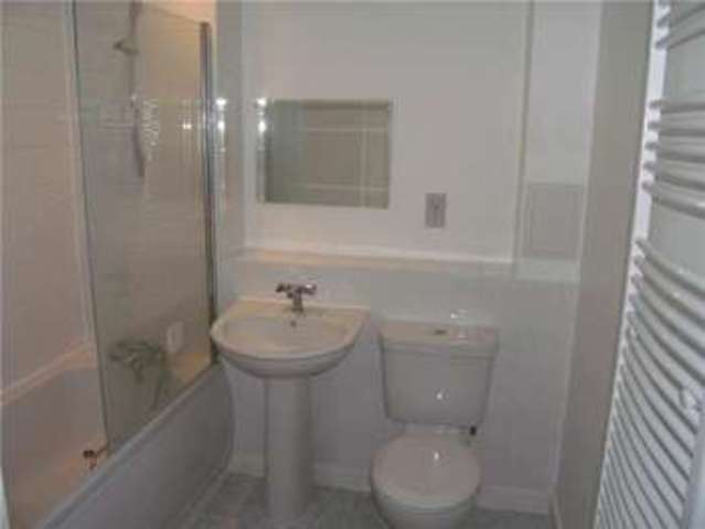  Image of 2 bedroom Flat to rent in Bramhope Lane London SE7 at Bramhope Lane  Charlton, SE7 7FJ