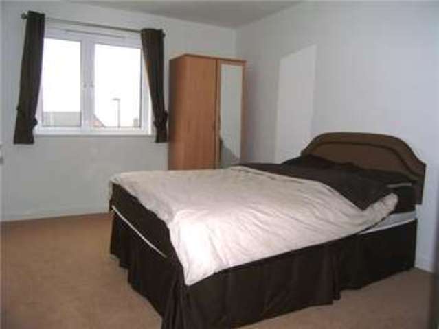  Image of 2 bedroom Flat to rent in Bramhope Lane London SE7 at Bramhope Lane  Charlton, SE7 7FJ