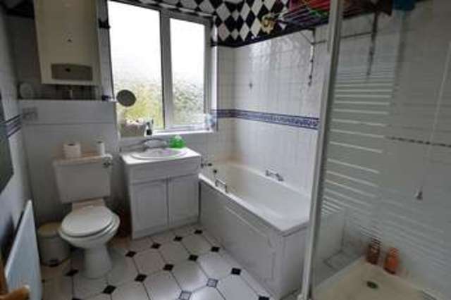  Image of 3 bedroom Property to rent in Brandwood Road Kings Heath Birmingham B14 at Brandwood Road Kings Heath Birmingham, B14 6BX