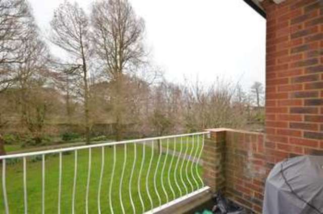  Image of 2 bedroom Apartment for sale in Brockhampton Road Havant PO9 at Havant Hampshire Havant, PO9 1PH