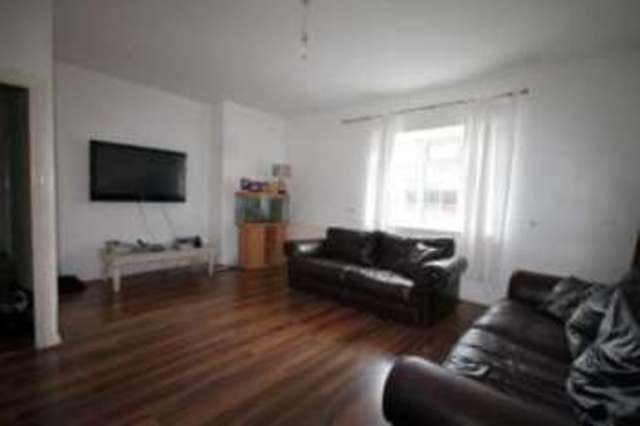  Image of 2 bedroom Flat for sale in Bromley Common Bromley BR2 at Bromley  Bromley Common, BR2 9LS