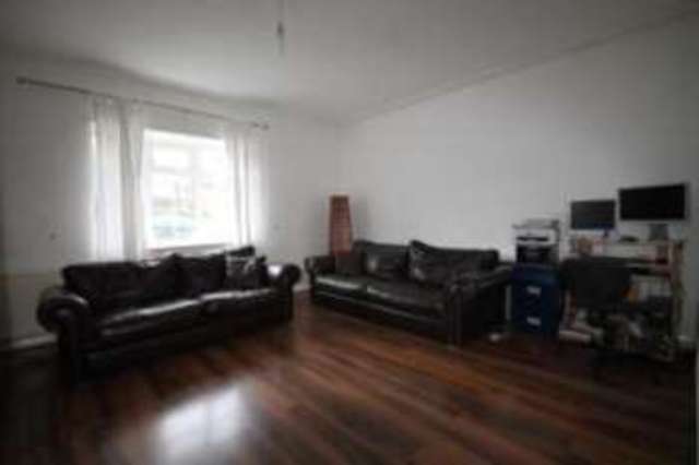  Image of 2 bedroom Flat for sale in Bromley Common Bromley BR2 at Bromley  Bromley Common, BR2 9LS