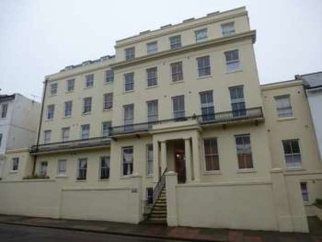  Image of Flat to rent in Buckingham Place Brighton BN1 at Buckingham Place  Brighton, BN1 3QA