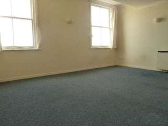  Image of Flat to rent in Buckingham Place Brighton BN1 at Buckingham Place  Brighton, BN1 3QA
