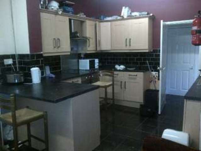  Image of 6 bedroom House Share to rent in Burford Road Nottingham NG7 at Forest Fields Bristol Forest Fields, NG7 6BB