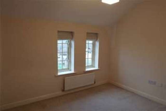  Image of 2 bedroom Mews to rent in Butts Green Westbrook Warrington WA5 at Warrington, WA5 7XT
