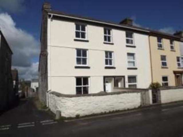  Image of 4 bedroom End of Terrace for sale in Tavistock Road Callington PL17 at Callington Cornwall Callington, PL17 7BG