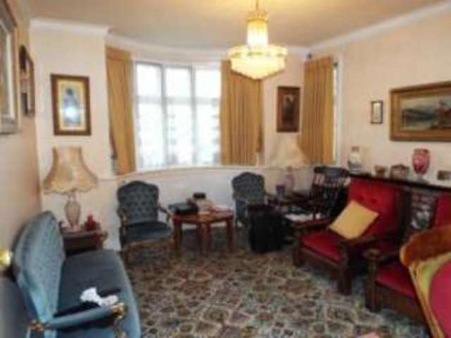  Image of 5 bedroom Detached house for sale in Calverton Road Stony Stratford Milton Keynes MK11 at Stony Stratford Milton Keynes Stony Stratford, MK11 1HL