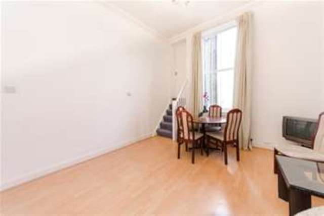  Image of 2 bedroom Flat to rent in Cambridge Gardens London W10 at London, W10 5UB