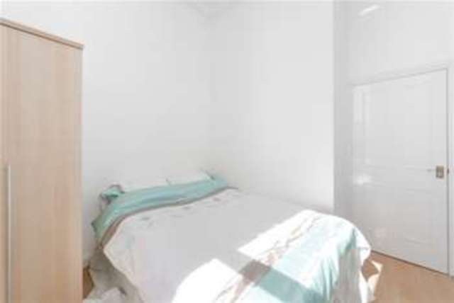  Image of 2 bedroom Flat to rent in Cambridge Gardens London W10 at London, W10 5UB