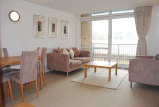  Image of 1 bedroom Flat to rent in Cassilis Road London E14 at Gainsborough House  Docklands, E14 9LQ