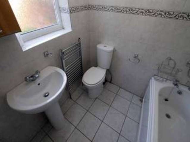  Image of 1 bedroom House Share to rent in Carnarvon Road Reading RG1 at Reading Berkshire Reading, RG1 5SD