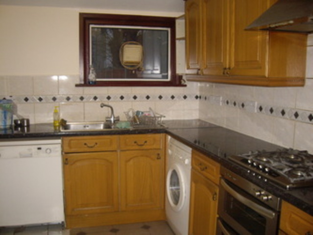  Image of 4 bedroom Detached house to rent in Castleton Road Goodmayes Ilford IG3 at Castleton road  Goodmayes, IG3 9QR