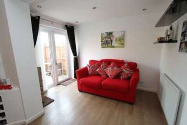  Image of 1 bedroom Terraced house to rent in Cavell Court Clevedon BS21 at Cavell Court  Clevedon, BS21 5LD