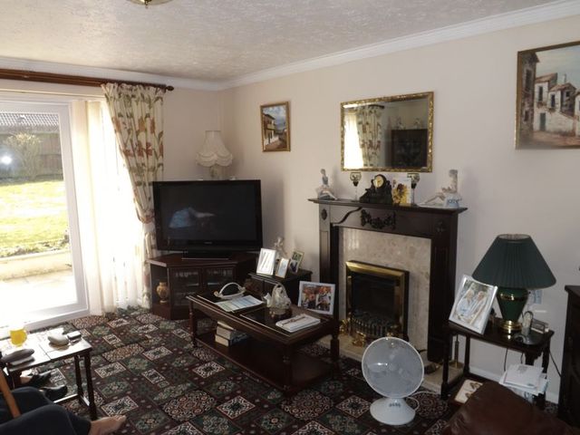  Image of 2 bedroom Bungalow for sale in Cedar Close Market Rasen LN8 at Cedar Close  Market Rasen, LN8 3BE