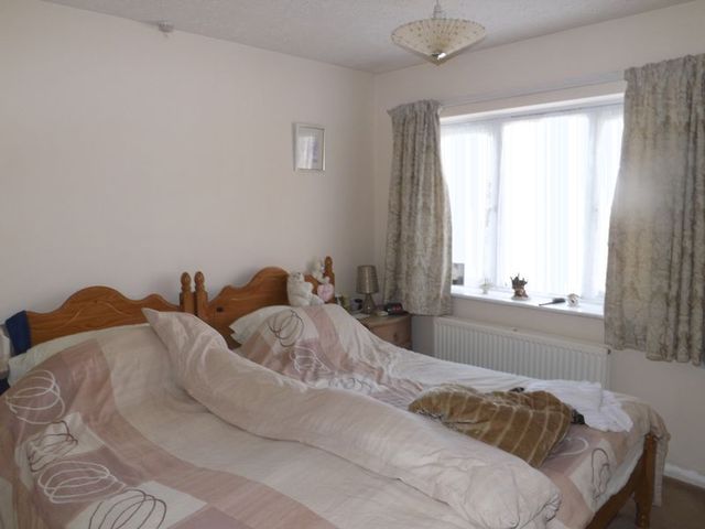  Image of 2 bedroom Bungalow for sale in Cedar Close Market Rasen LN8 at Cedar Close  Market Rasen, LN8 3BE