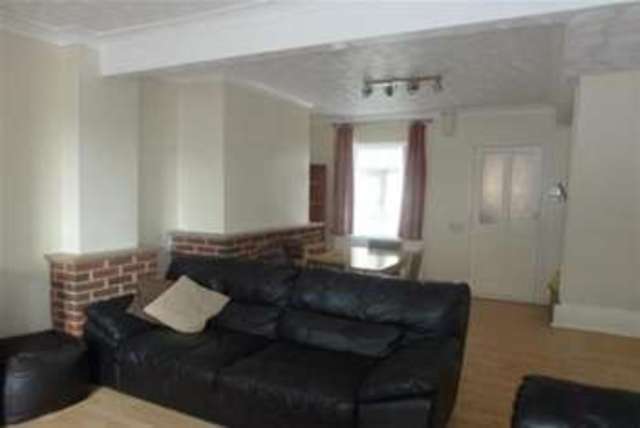  Image of 2 bedroom Terraced house to rent in Cemetery Road Knutton Newcastle-under-Lyme ST5 at Newcastle Under Lyme, ST5 6DH