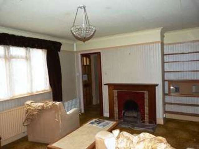  Image of 2 bedroom Detached house for sale in Heathway Chaldon Caterham CR3 at Heathway Chaldon Caterham, CR3 5DL