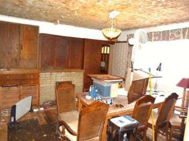  Image of 2 bedroom Detached house for sale in Heathway Chaldon Caterham CR3 at Heathway Chaldon Caterham, CR3 5DL