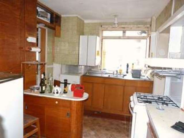  Image of 2 bedroom Detached house for sale in Heathway Chaldon Caterham CR3 at Heathway Chaldon Caterham, CR3 5DL