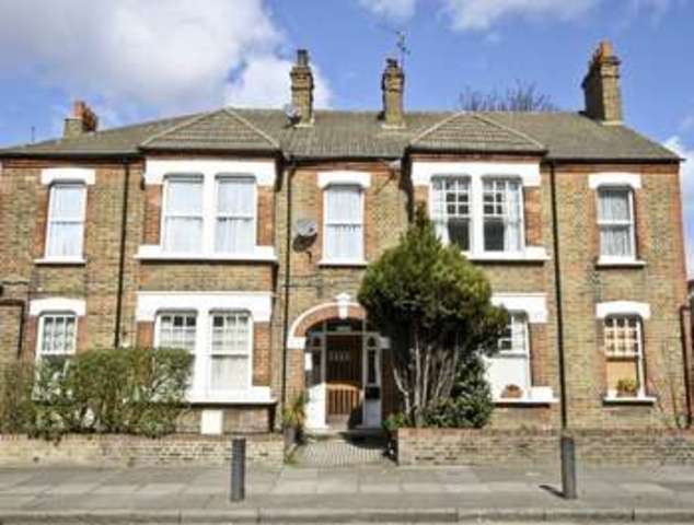  Image of 2 bedroom Flat for sale in Charlton Road London SE3 at Charlton Road  Westcombe Park, SE3 8TL
