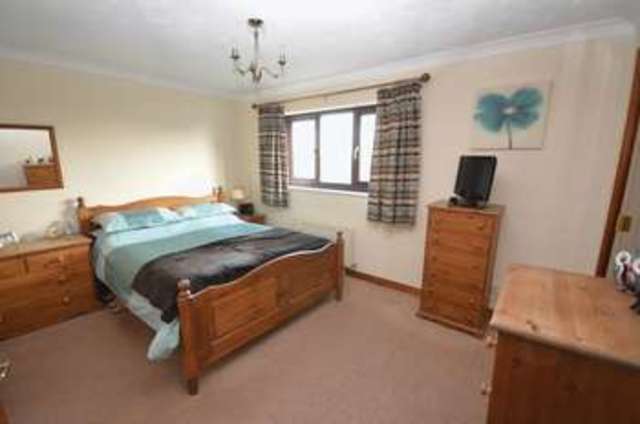  Image of 4 bedroom Detached house for sale in Charndon Close Luton LU3 at Charndon Close  Luton, LU3 4DU