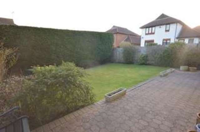  Image of 4 bedroom Detached house for sale in Charndon Close Luton LU3 at Charndon Close  Luton, LU3 4DU