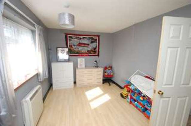  Image of 3 bedroom End of Terrace for sale in Rowcroft Hemel Hempstead HP1 at Chaulden Hemel Hempstead Herts, HP1 2JG