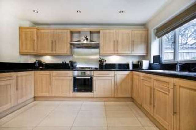  Image of 3 bedroom Town House for sale in Chevet Mews Sandal Wakefield WF2 at Sandal Wakefield West Yorkshire, WF2 6AG