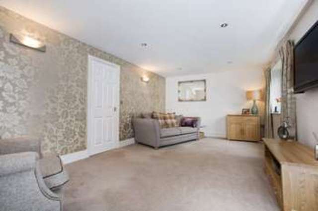  Image of 3 bedroom Town House for sale in Chevet Mews Sandal Wakefield WF2 at Sandal Wakefield West Yorkshire, WF2 6AG